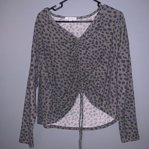 Gaze brand large crop top gray leopard print .